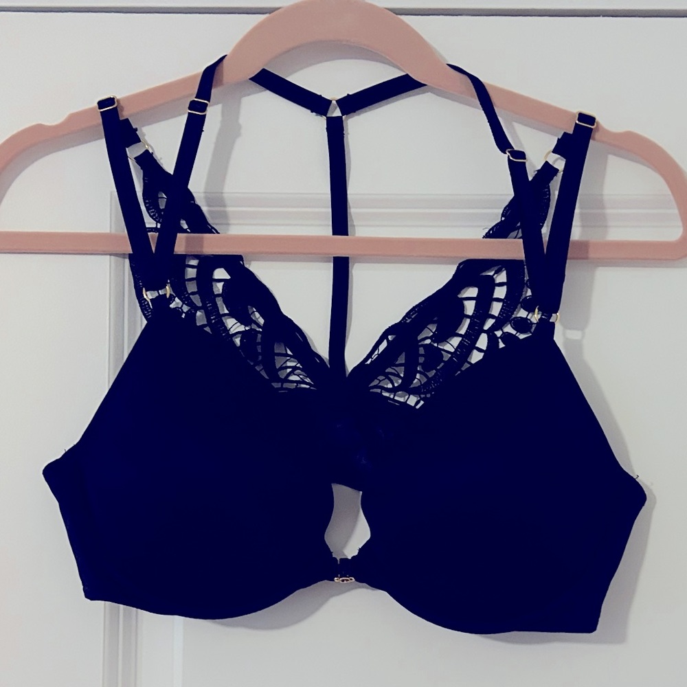 Victoria’s Secret Butterfly-Back front Close bra 36C NWT
